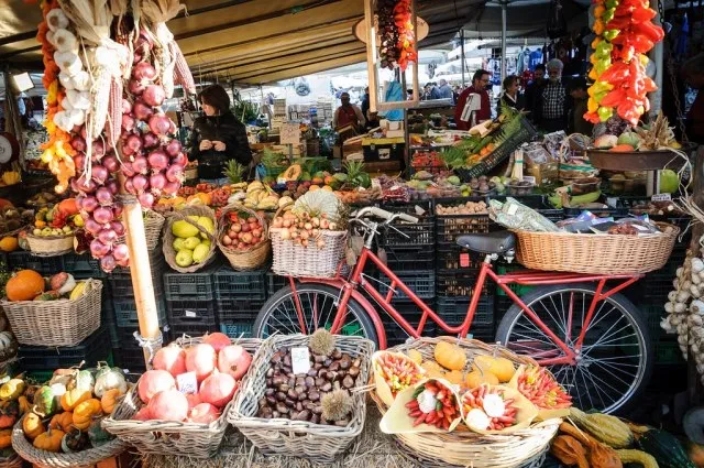 Les produits du marché sont-ils meilleurs que ceux de la grande distribution ?