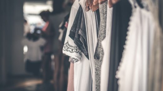 comment acheter moins de vêtements